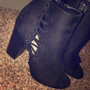 Open toed heeled booties